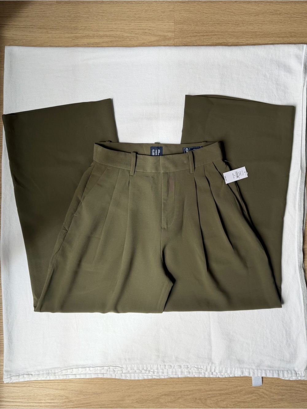 GAP Wide Leg Olive Green Pleated Trousers